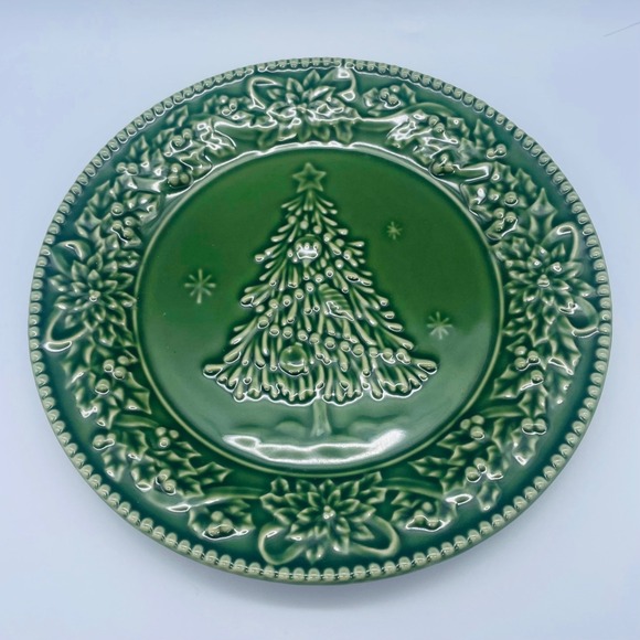 4 Embossed Christmas Tree Plates 8.5" Unused Cracker Barrel - Picture 5 of 5